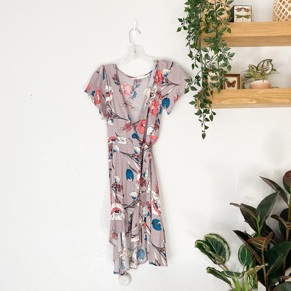🦋 ASTR Purple Floral Mini Wrap Dress Size XS